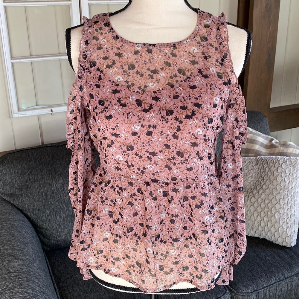 American Eagle cold shoulder blouse